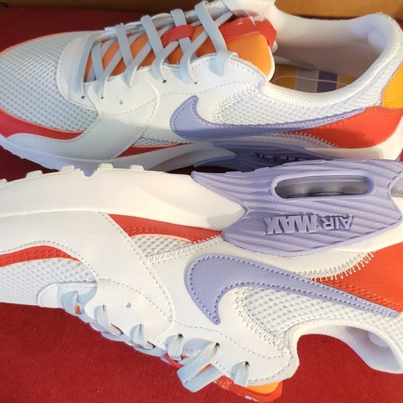 Nike Shoes - New Nike Airmax size 8.5 women
